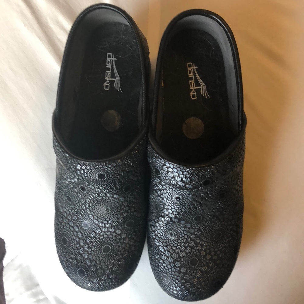 Dansko size 37 shoes